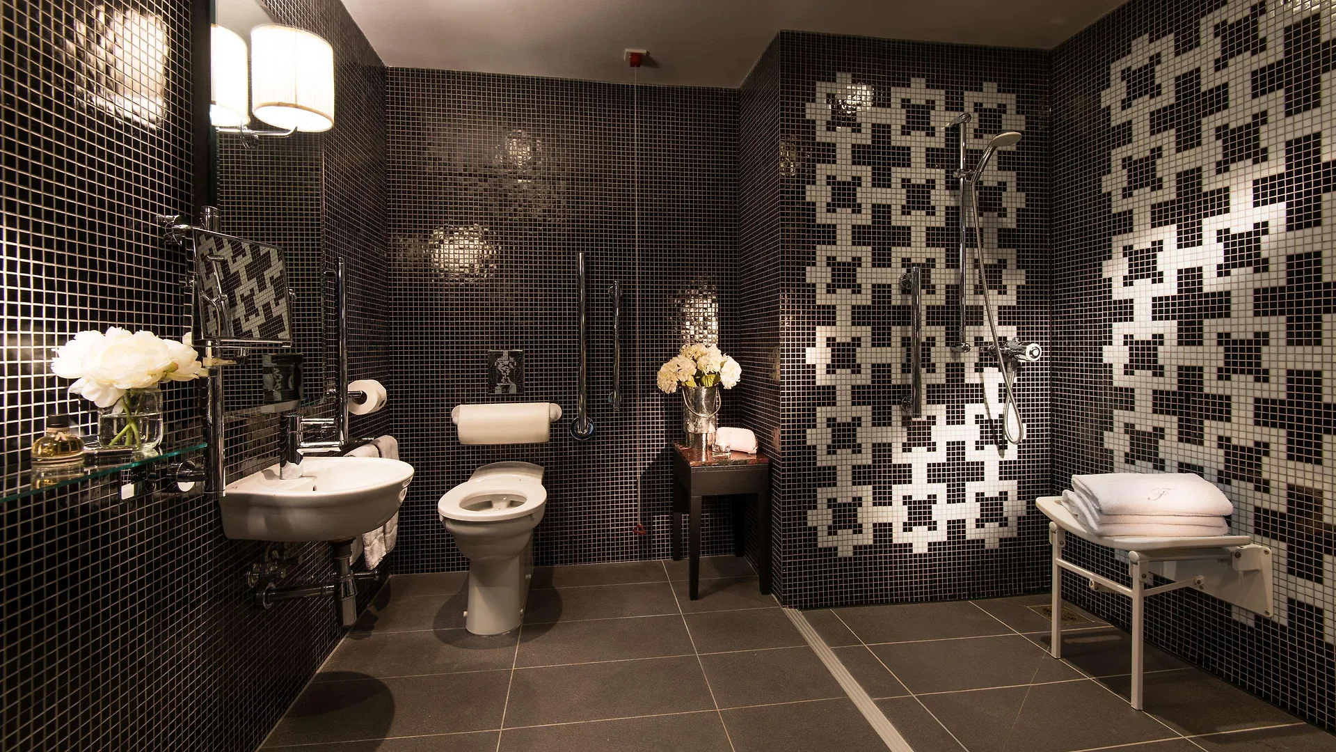 The Fitzwilliam Hotel Belfast 5*,